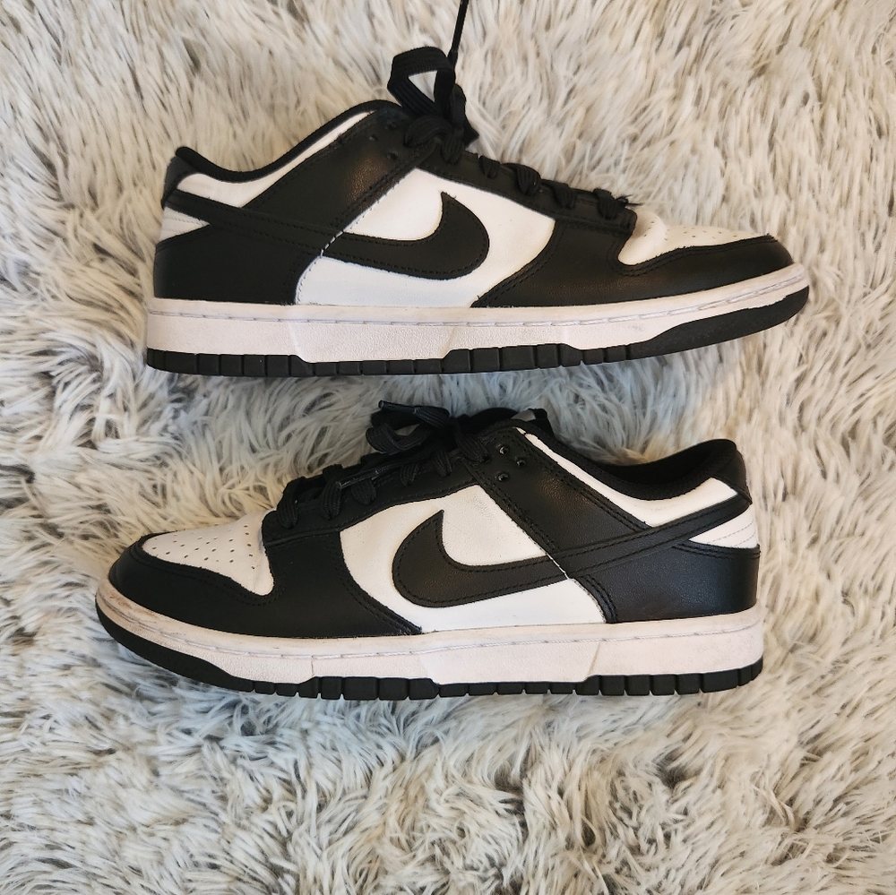 Nike Panda Dunks Low - Picture 6 of 10